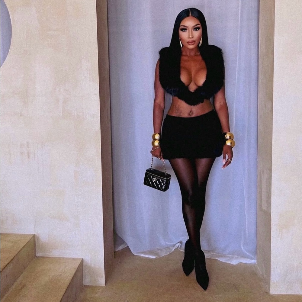 Elegant Black Faux Fur Trim Set